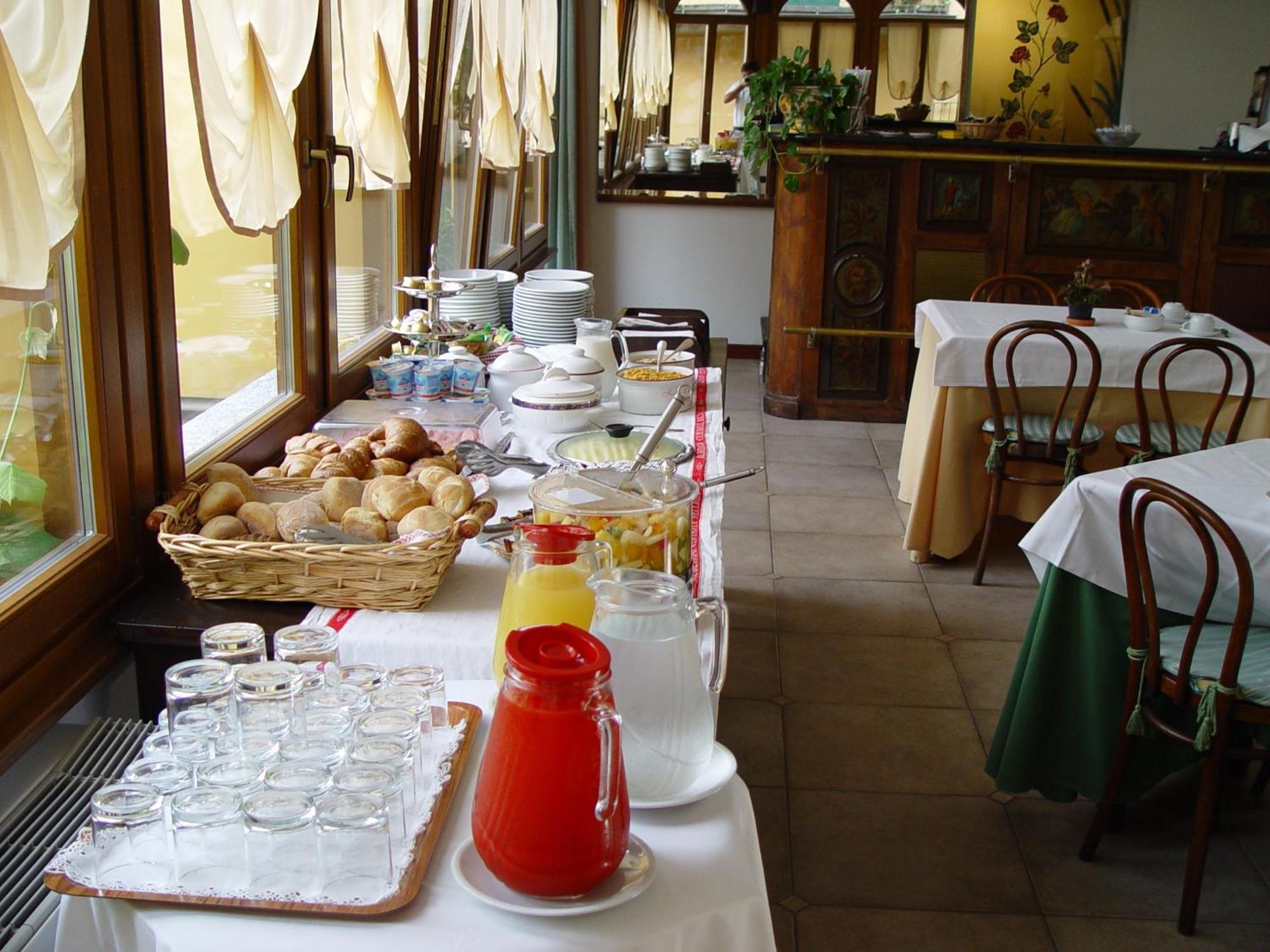 Hotel Centrale Беладжо Екстериор снимка