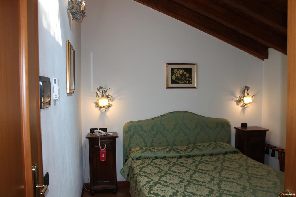 Hotel Centrale Беладжо Екстериор снимка