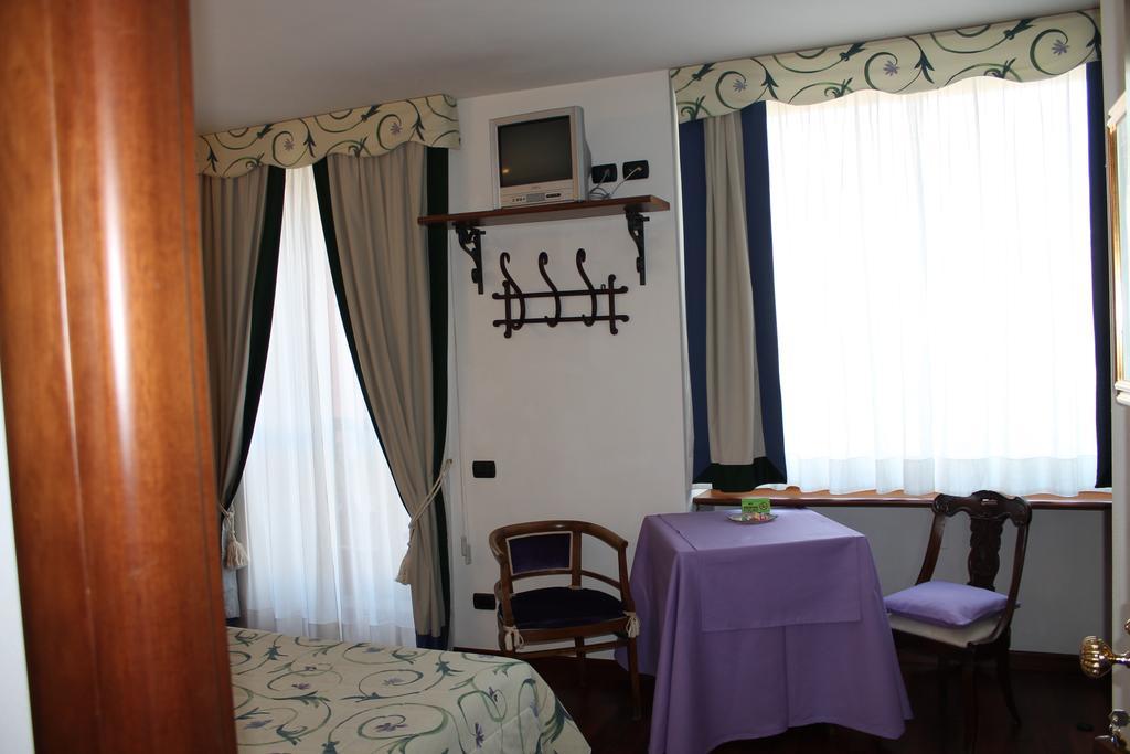 Hotel Centrale Беладжо Екстериор снимка