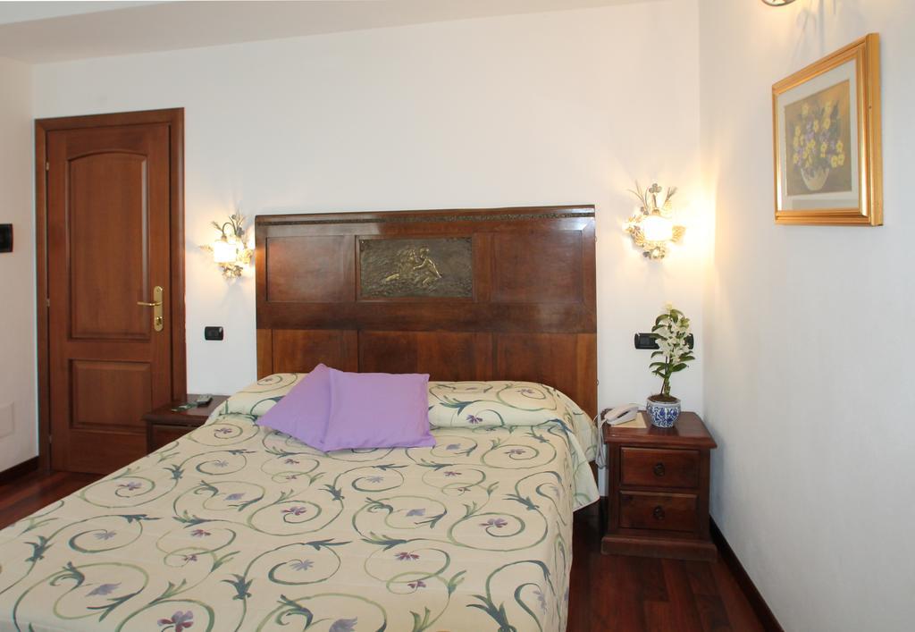 Hotel Centrale Беладжо Екстериор снимка