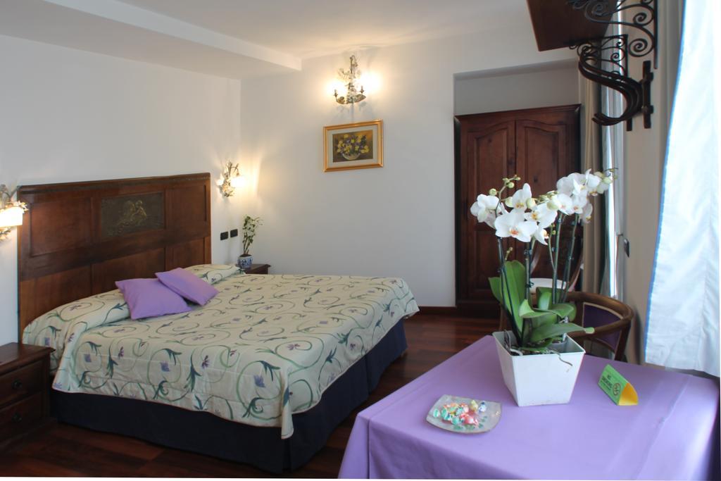 Hotel Centrale Беладжо Екстериор снимка